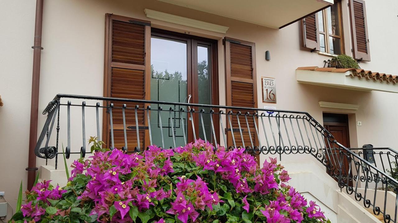 B&B Al Civico16 Guspini Ngoại thất bức ảnh